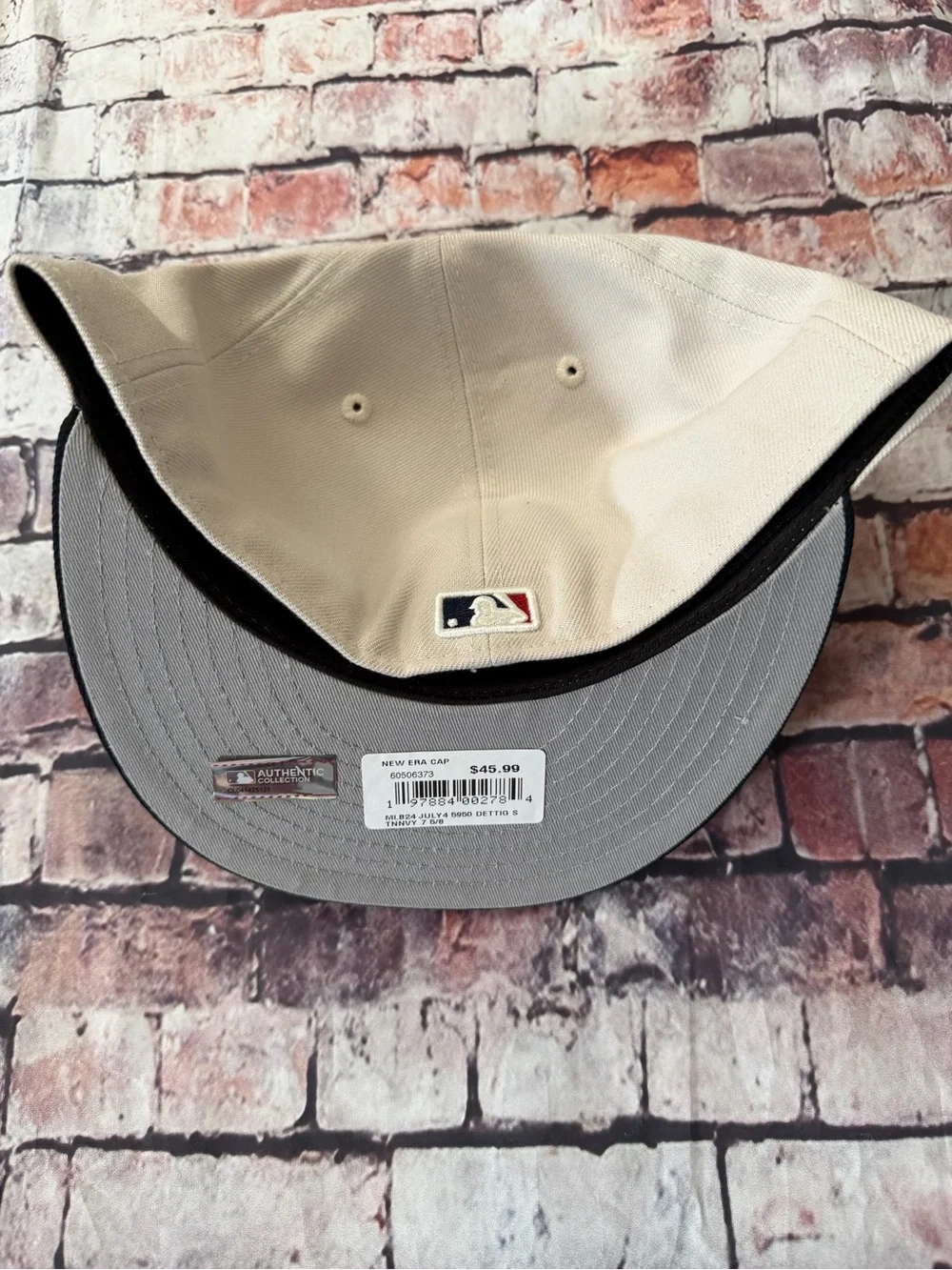 New Era Two-Tone 59FIFTY Fitted Cap - Cream & Black